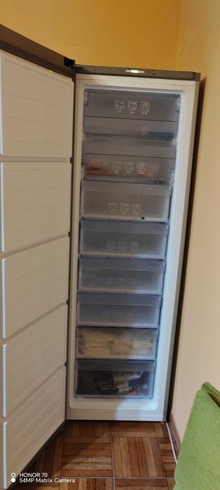 Congelator cu sertare