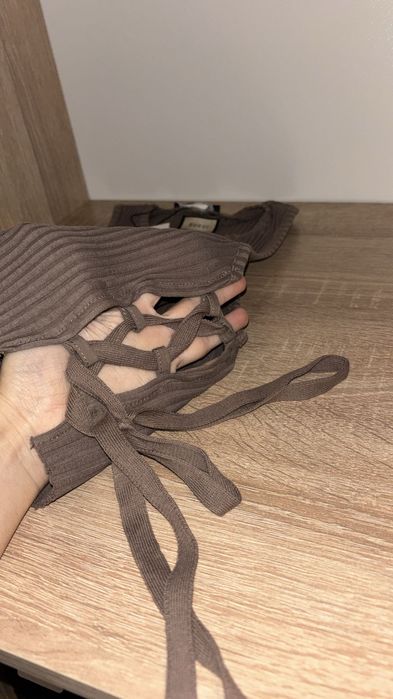 Top gucci maro legat pe parti