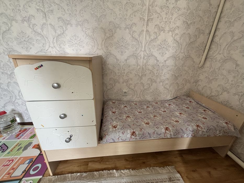 Кровать детская с манежем