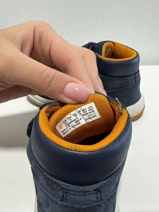 Продам осенние ботинки Timberland