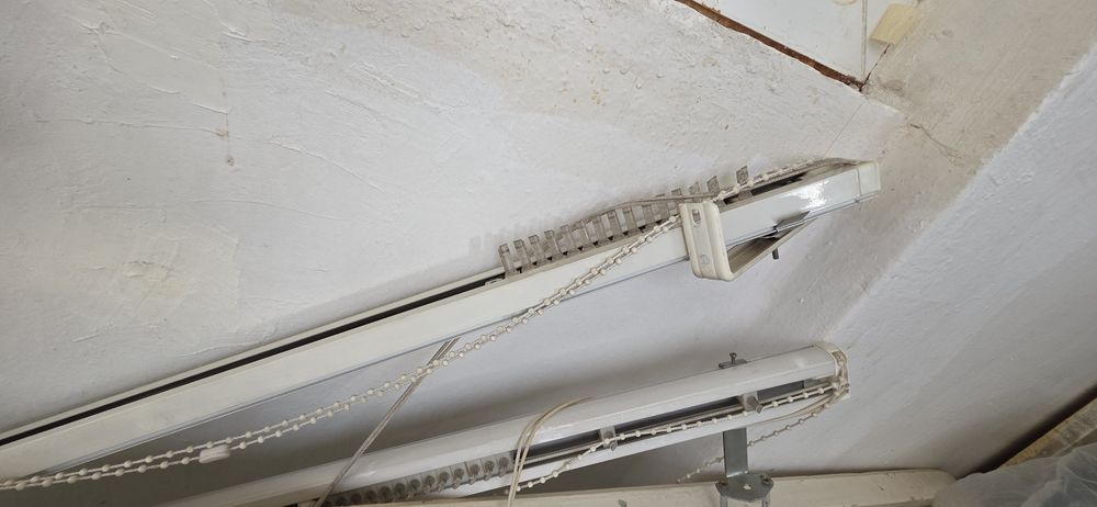 Donez uși lemn, perdele și cadre