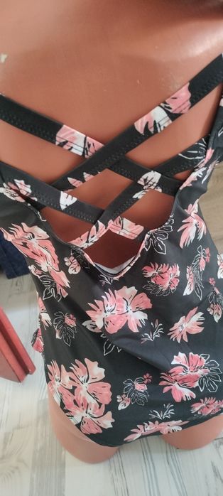 Vând Costum baie
