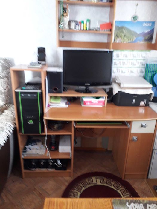 Срочно Компьютер и компьютерный стол