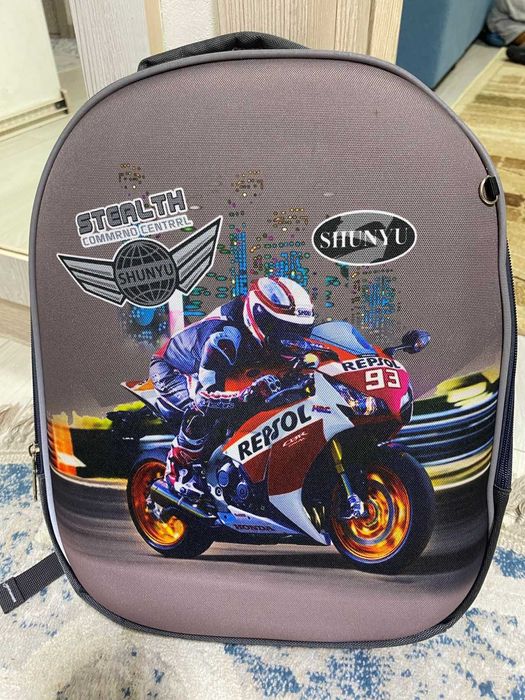 Рюкзаки школьные для мальчиков и девочек