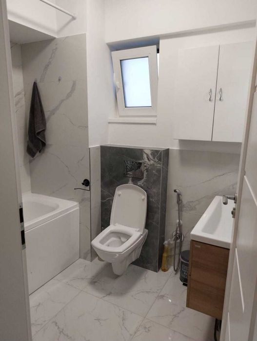 Persoana fizica,vand apartament.