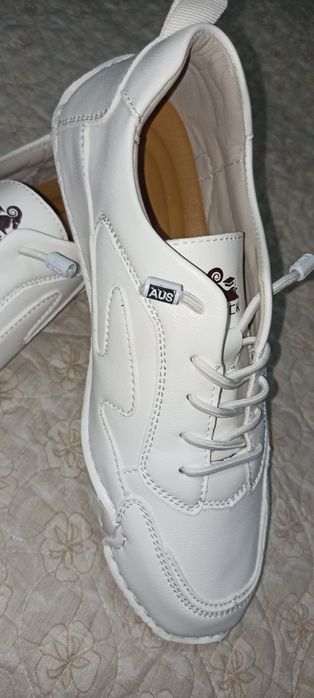 Продаются кроссовки