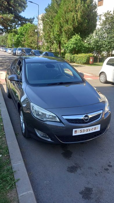 Opel Astra J an 2011