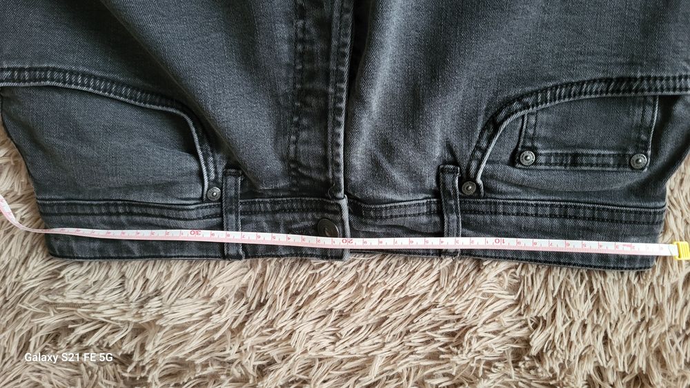 Продам мужские джинсы