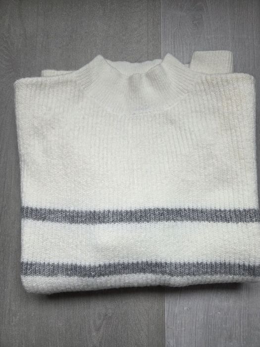 Pulover alb cu dungi, NOU, marime S/M