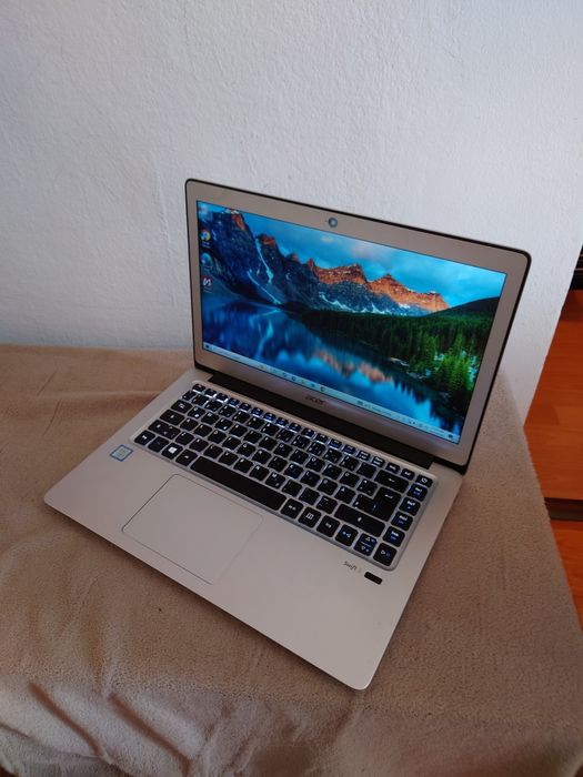Acer Swift ultralim full metal• Taste luminate • i5-6th gen• 8gb RAM DDR 4• bateria 6-7 ore
