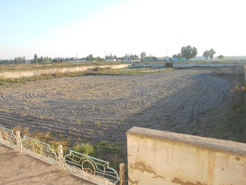 Уй  сотилади   Тош вил  Дустобод шахри 63 сотка турар жой