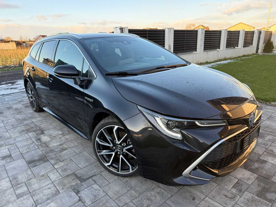 Toyota Corolla 2.0 Hybrid 184cp ECVT Lounge