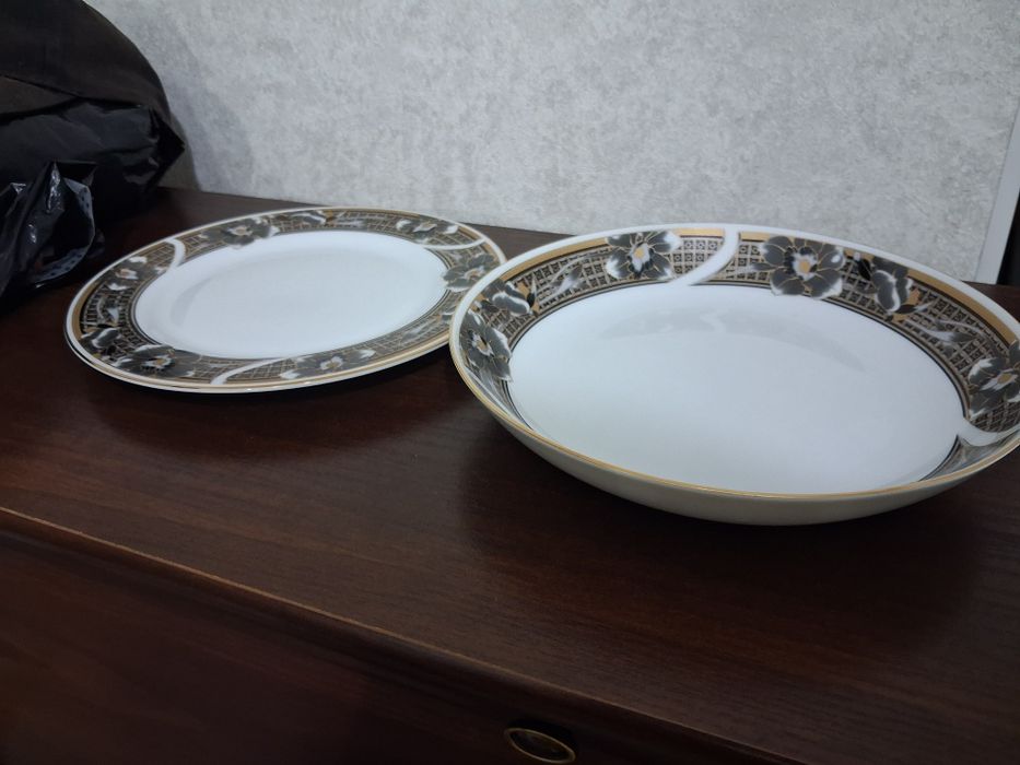 Продам японский сервиз столовый