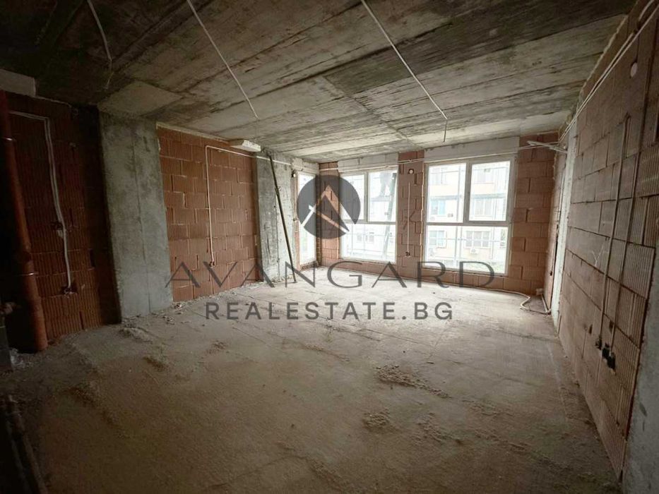 оф.22757 Тристаен с АКТ 14 Кършияка