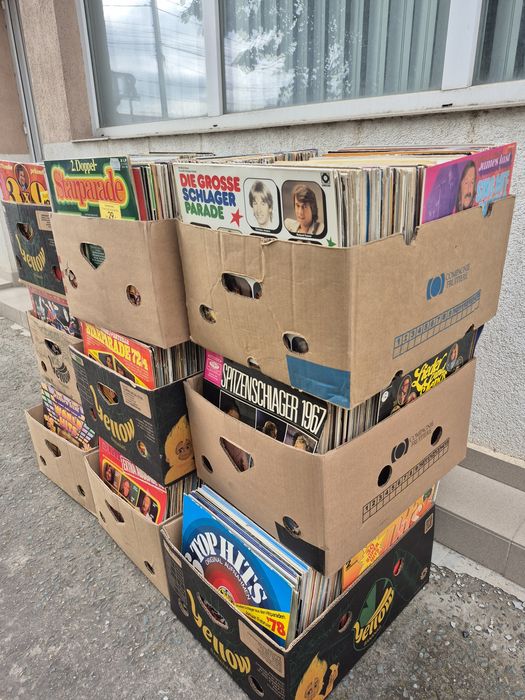 Vând Lot 1000LP Discuri Vinil colectie de muzica usoara mixta cu filme