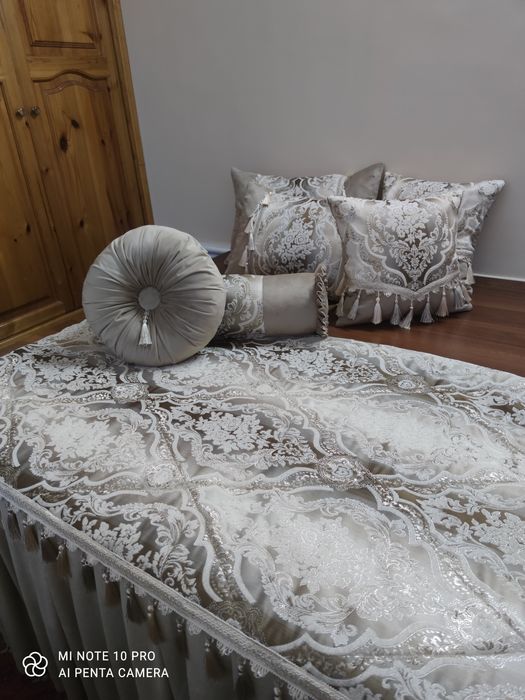 Шью покрывало на заказ из ткани заказчика. Качественно.