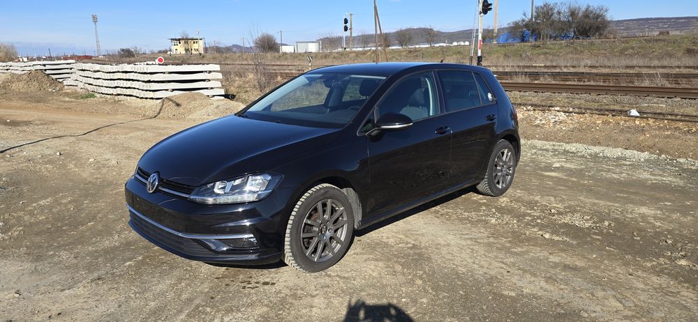 VOLKSWAGEN Golf 2018 — imagine 3