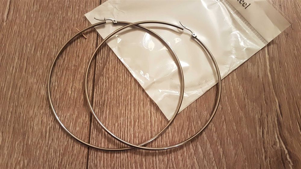 МЕДИЦИНСКА СТОМАНА! Обеци–халки 9см Нови! Цвят сребро.