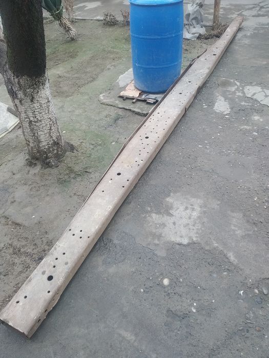 Металл рамалари 5 мэтр 24 см 2 дона бор. 1~донаси 750 минг сўм