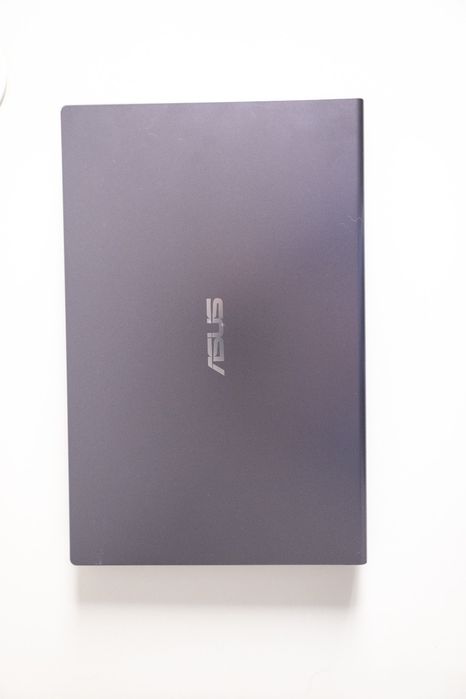 Laptop Asus 15.6” 8GB RAM Windows 10 Pro