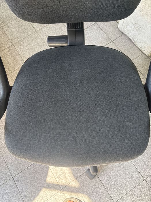 Офис стол  налични 2 броя