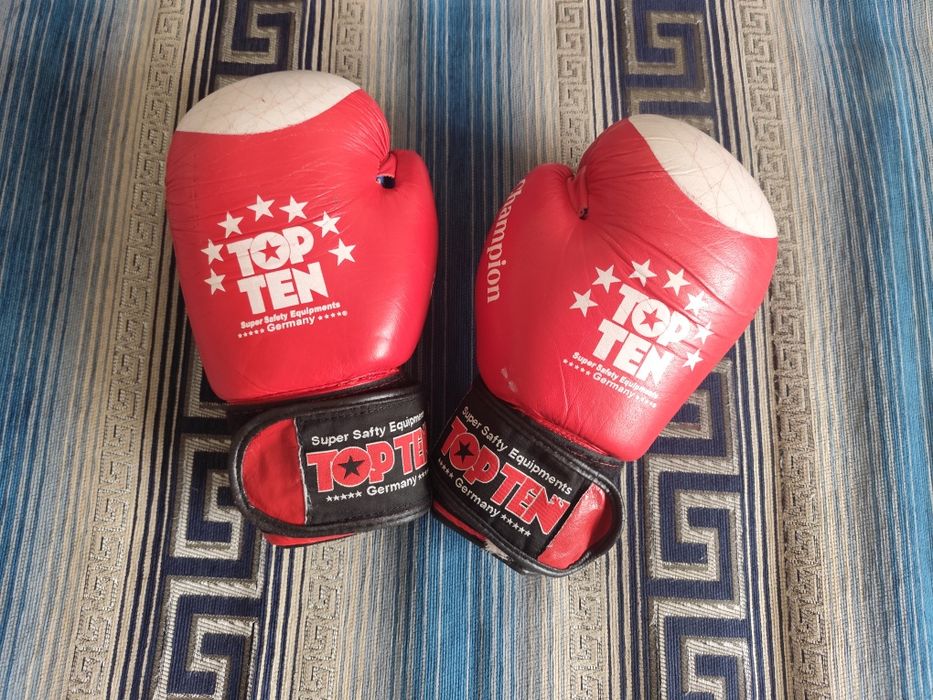Боксерские перчатки в идеальном состоянии