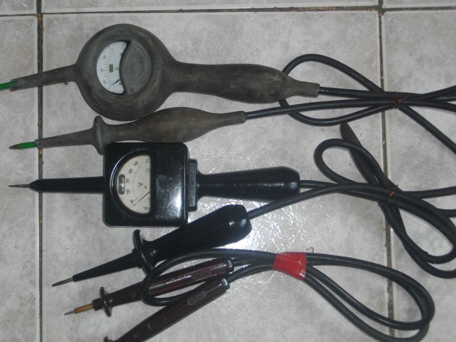 Старо Качество Волтметър 500V/750V Немски RT/ Wobla/ VEB с Глим Лампа