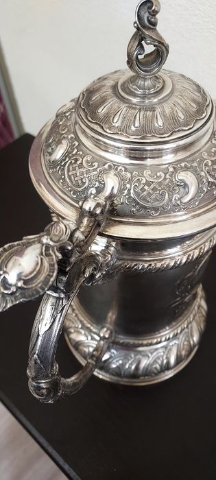 Halba placata cu argint