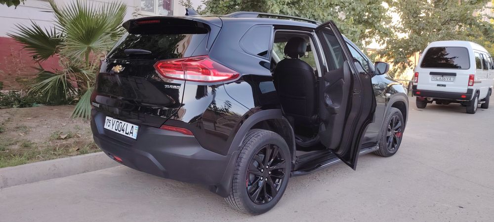 CHevrolet TRACKER-2