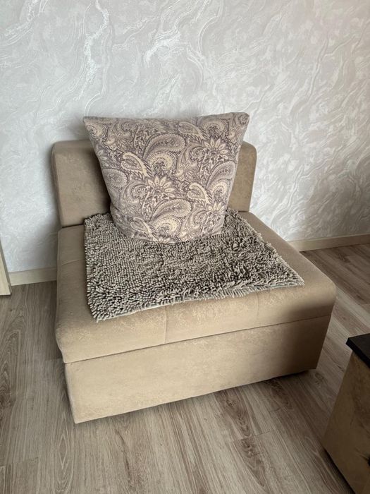 Продам диван кресло и журнальный стол