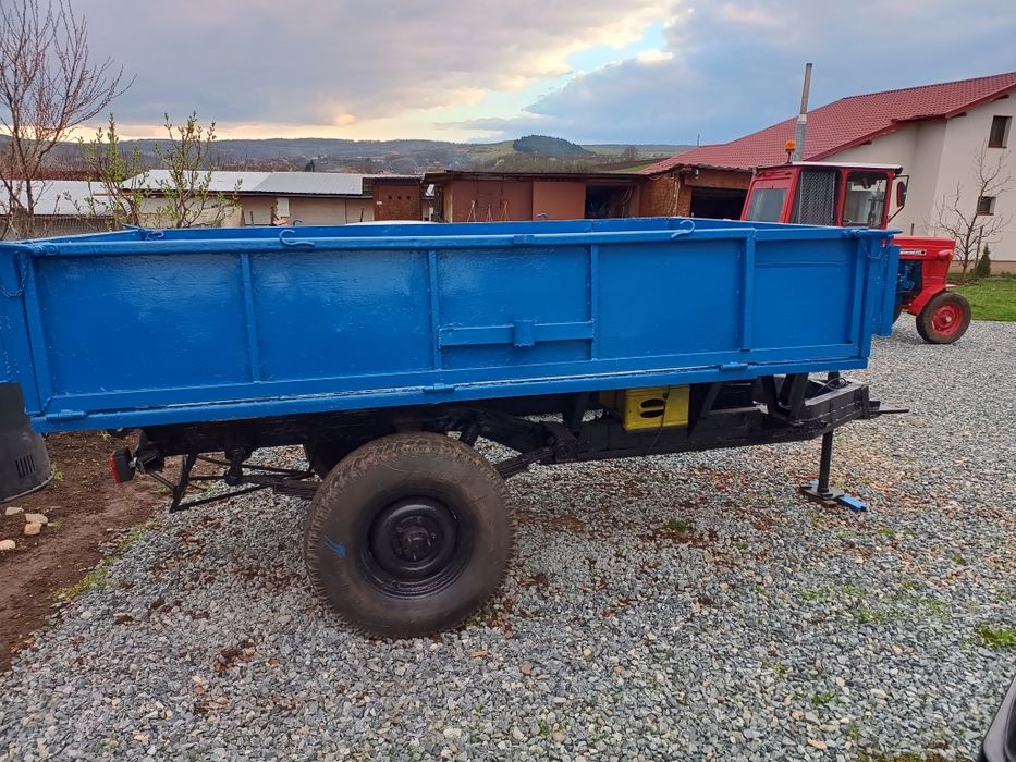 Vând tractor utb 445 cu utilaje