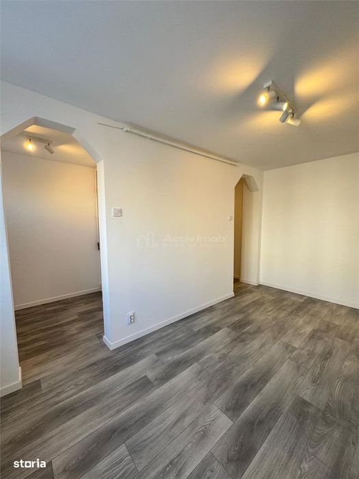 2 camere - Renovat - Etaj 1