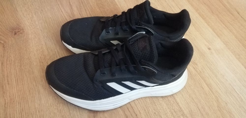 Adidas mărimea 37 1/3