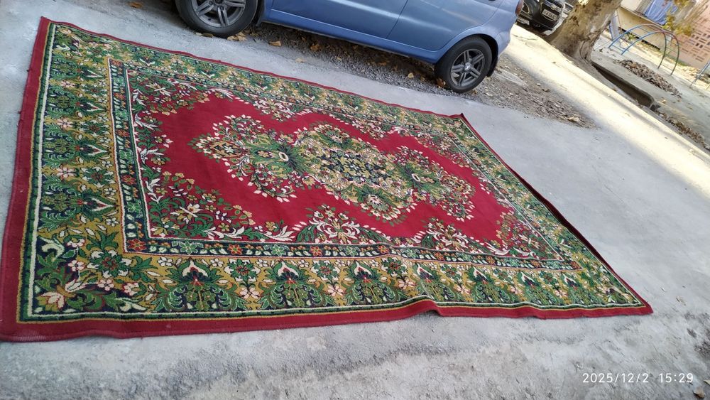 Продается ковер.