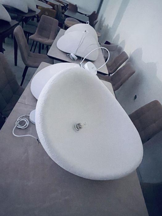 Стулья, столы, и 3 дивана