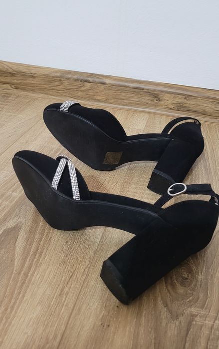 Pantofi cu toc marime 35