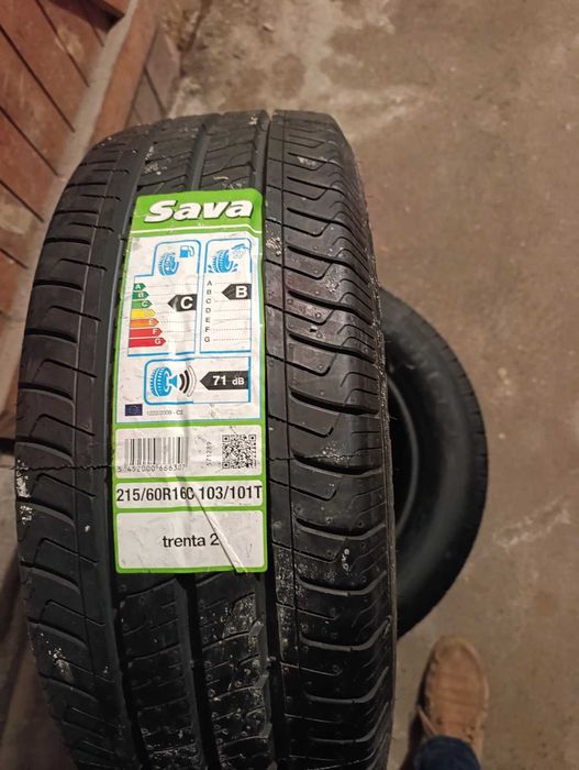 Летни бусови гуми Sava 215/60/16