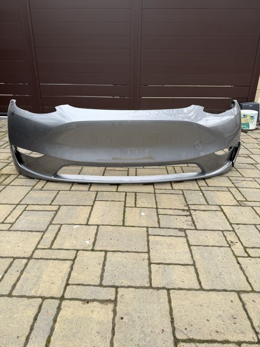 Vand bara fata Tesla Model Y 2023