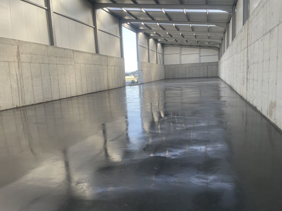 Щампован  шлайфан бетон  епоксидни подове