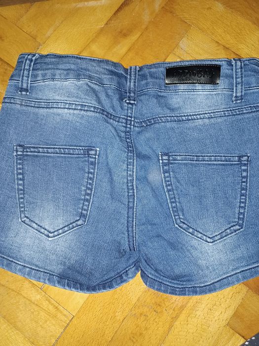 Къси дънкови панталони