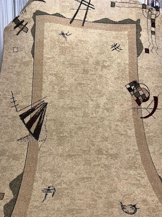 Ковёр два на три.