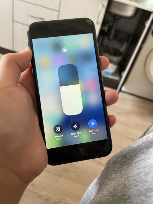 Айфон Се 2022 черный цвет