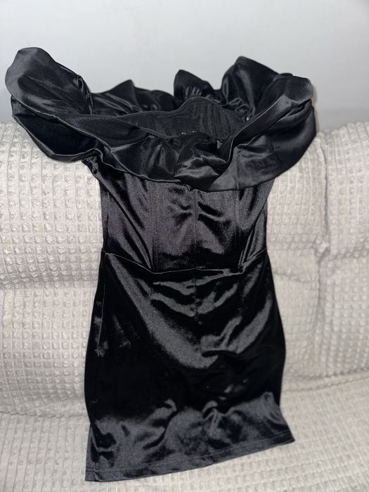 Черна къса рокля