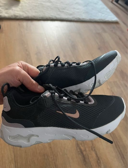 Adidasi Nike React Live dama 37.5 ca noi