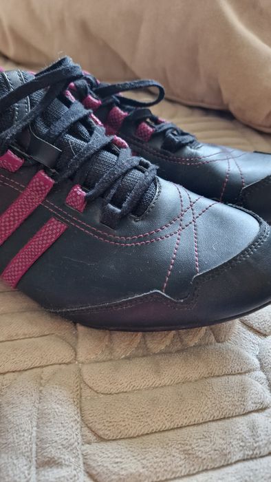 Кроссовки женские