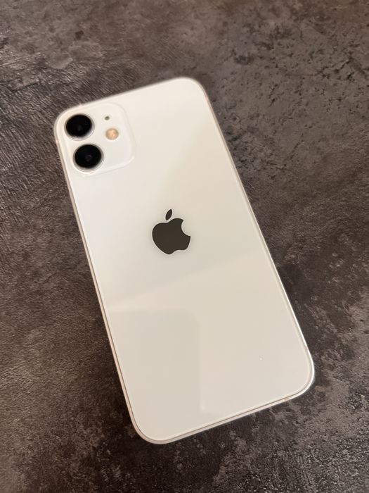 iPhone 12 mini в идеальном состоянии