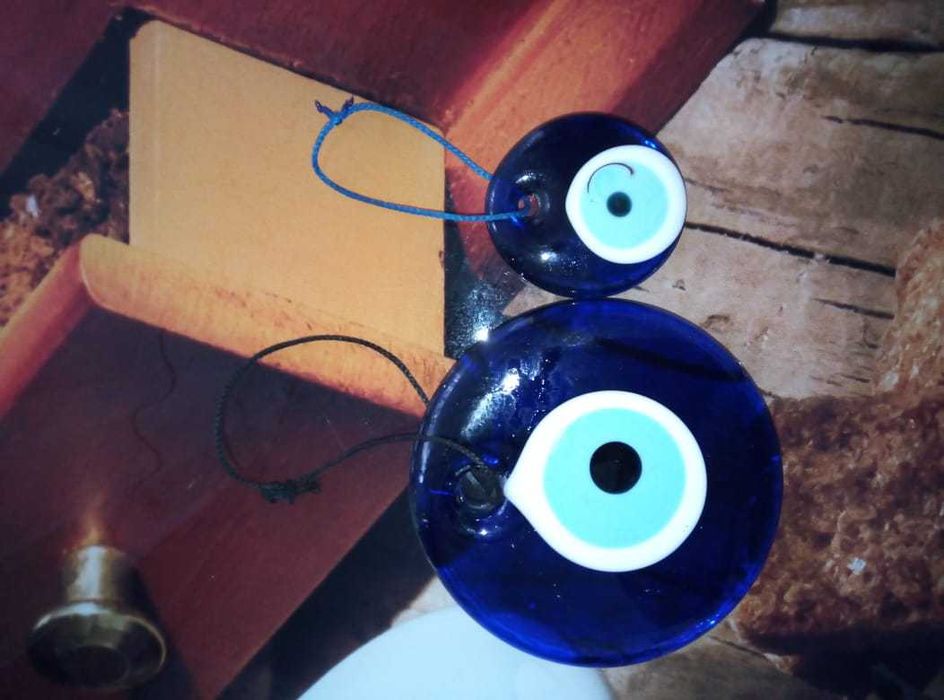 Сувенир глазки недорого подойдет для подарка