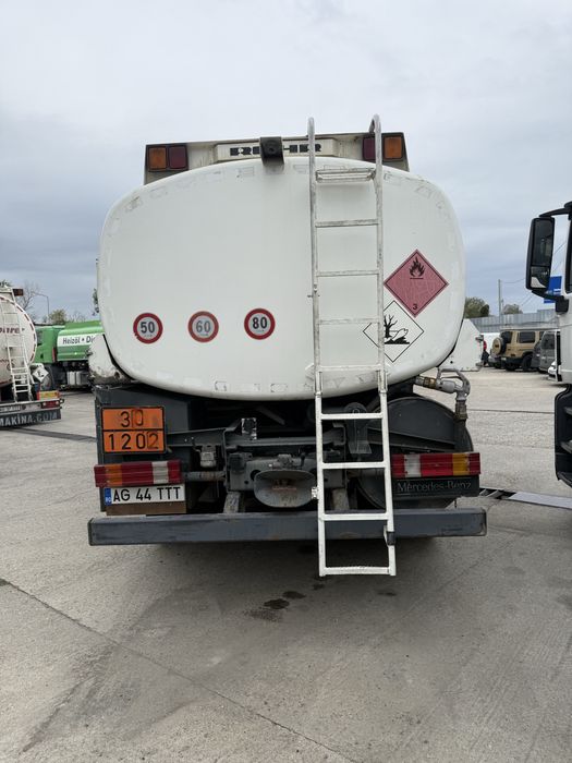 Autocisterna Mercedes