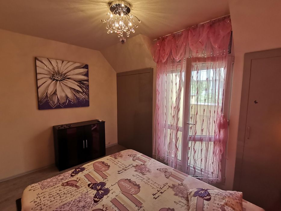 Дава се под наем Тристаен апартамент в Бургас, Възраждане - 88 кв.м за 408 € - Снимка #1