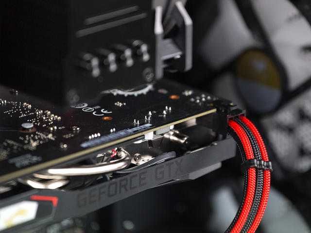 Gaming pc  G:RIGS > Venom ED v2 + monitor MSI